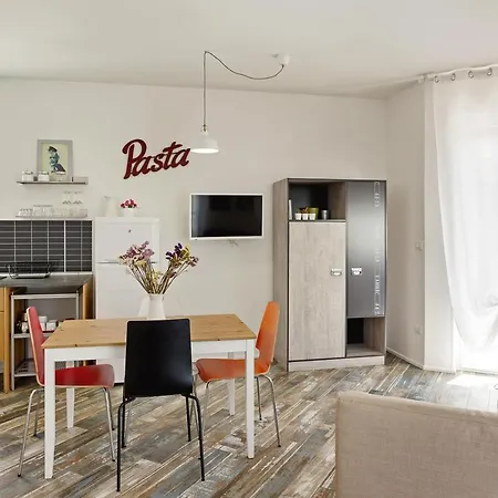 Guest House *