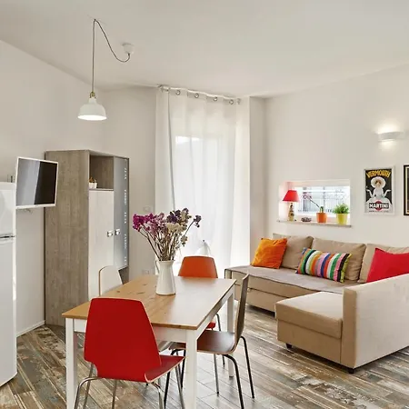 Guest House *